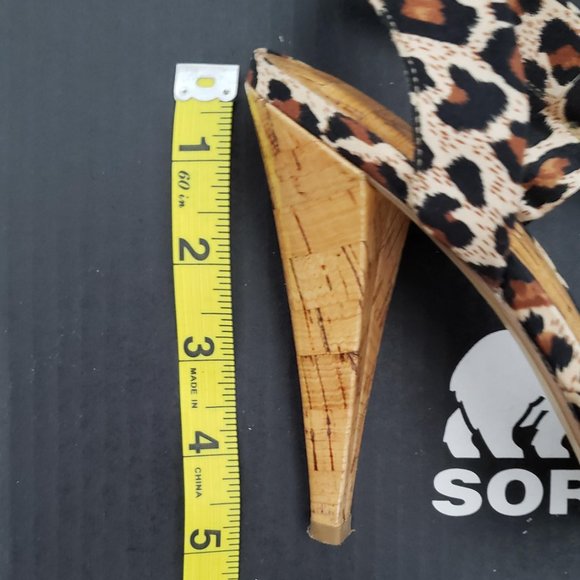 JLo Satin Leopard Print High Heels (size 6M) - Picture 5 of 5